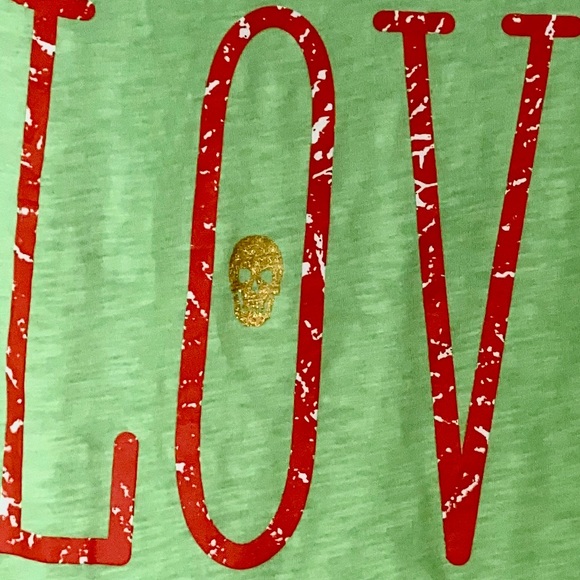 🍀MissLook Skull Love v-neck T-shirt - Picture 3 of 15